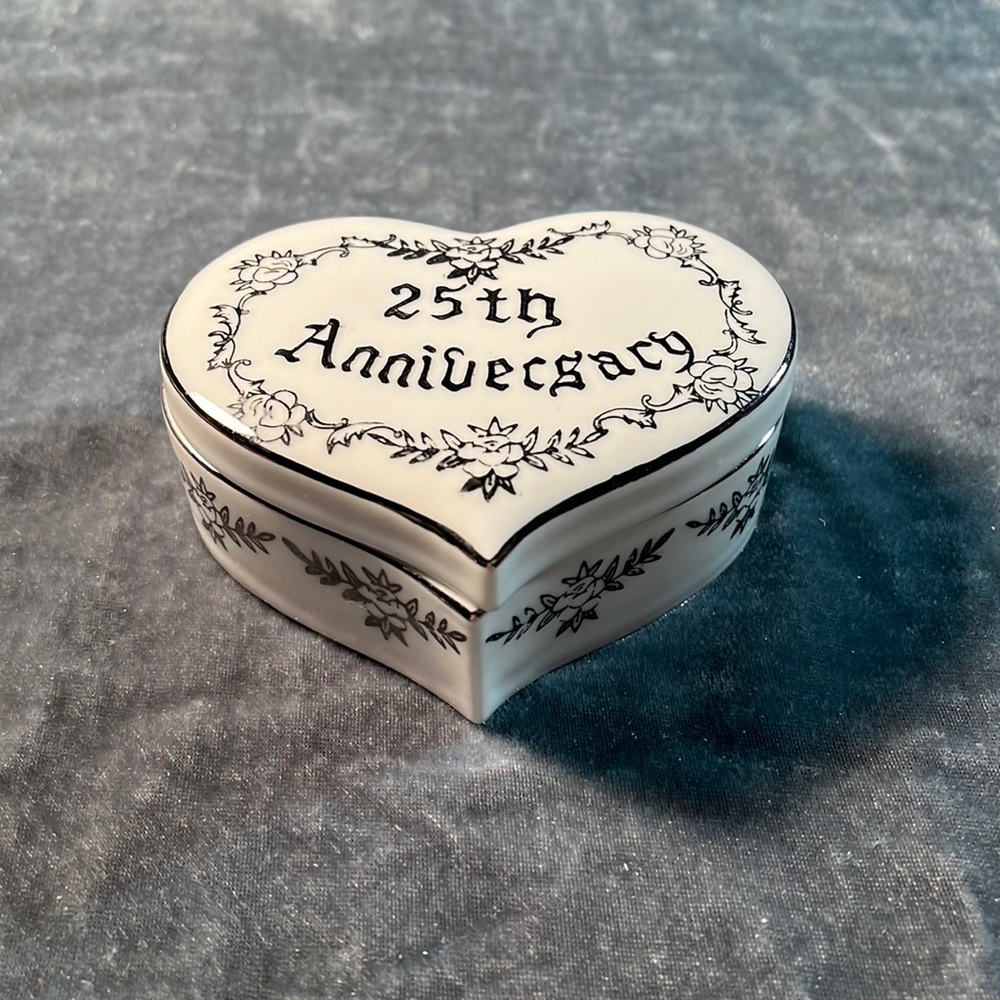 Vintage Lefton 25th Anniversary Heart Trinket Box